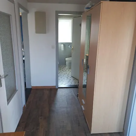 Knudsen Apartment *